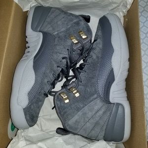Like NEW Jordan 12s 5.5y/7.5 womens